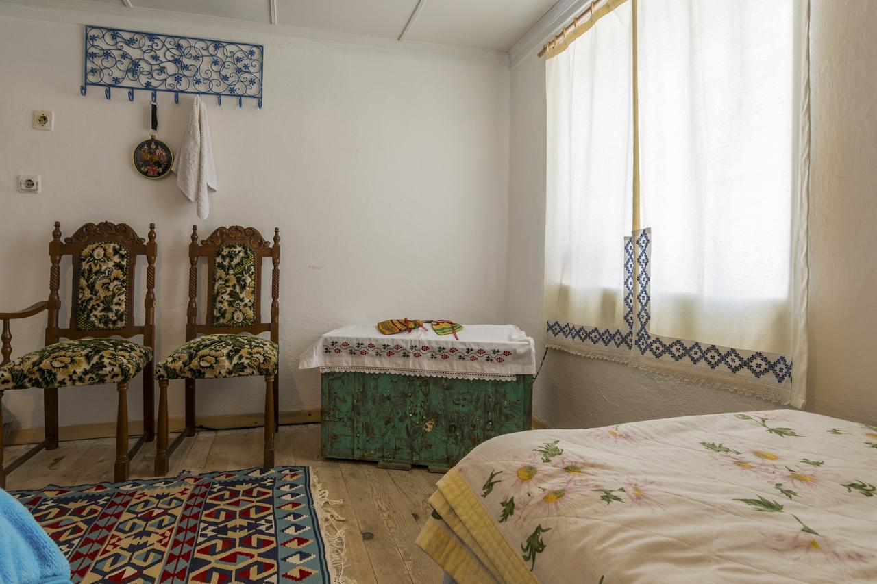 Bed and Breakfast Hobbithousebademler Урла Екстер'єр фото