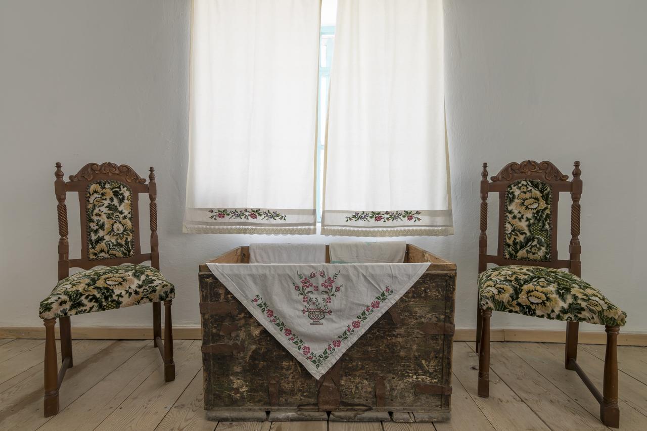 Bed and Breakfast Hobbithousebademler Урла Екстер'єр фото