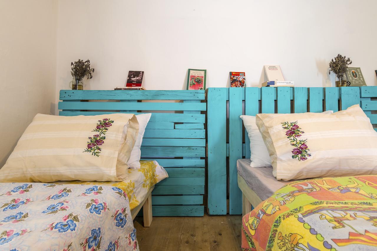 Bed and Breakfast Hobbithousebademler Урла Екстер'єр фото