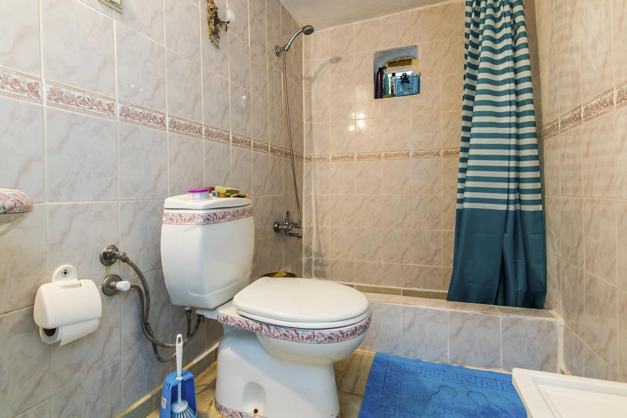 Bed and Breakfast Hobbithousebademler Урла Екстер'єр фото