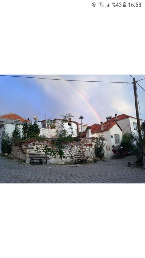 Bed and Breakfast Hobbithousebademler Урла Екстер'єр фото